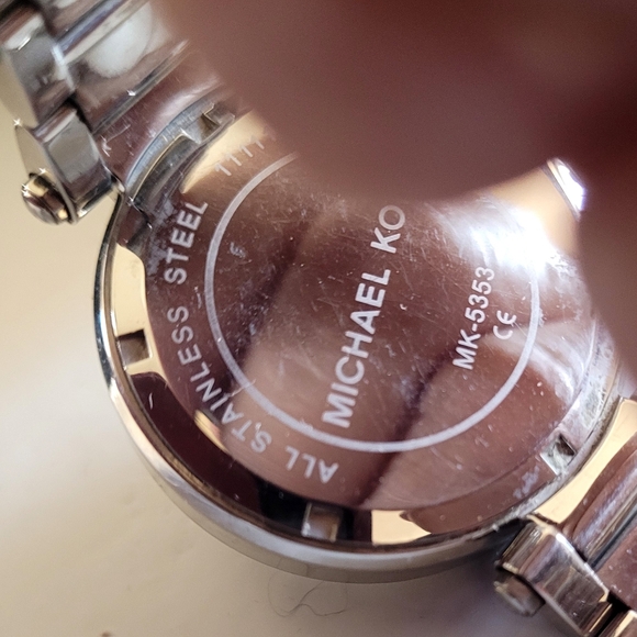 Michael Kors Womens Watch W/Extra Links MK5353 Silver, Box & Booklet New Battery - Picture 4 of 10
